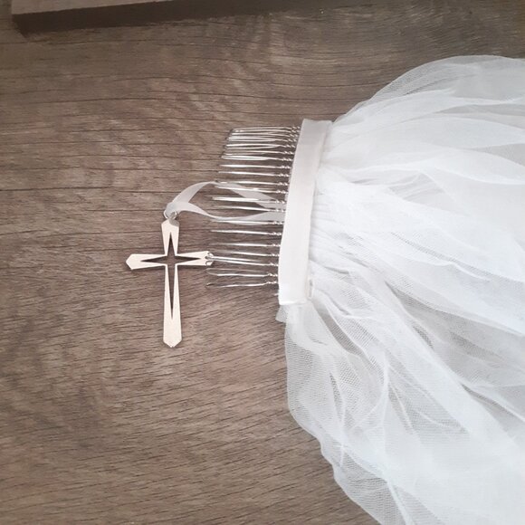 Girls First Communion Veil - White Holy 1st Communion Headpiece - Picture 11 of 15